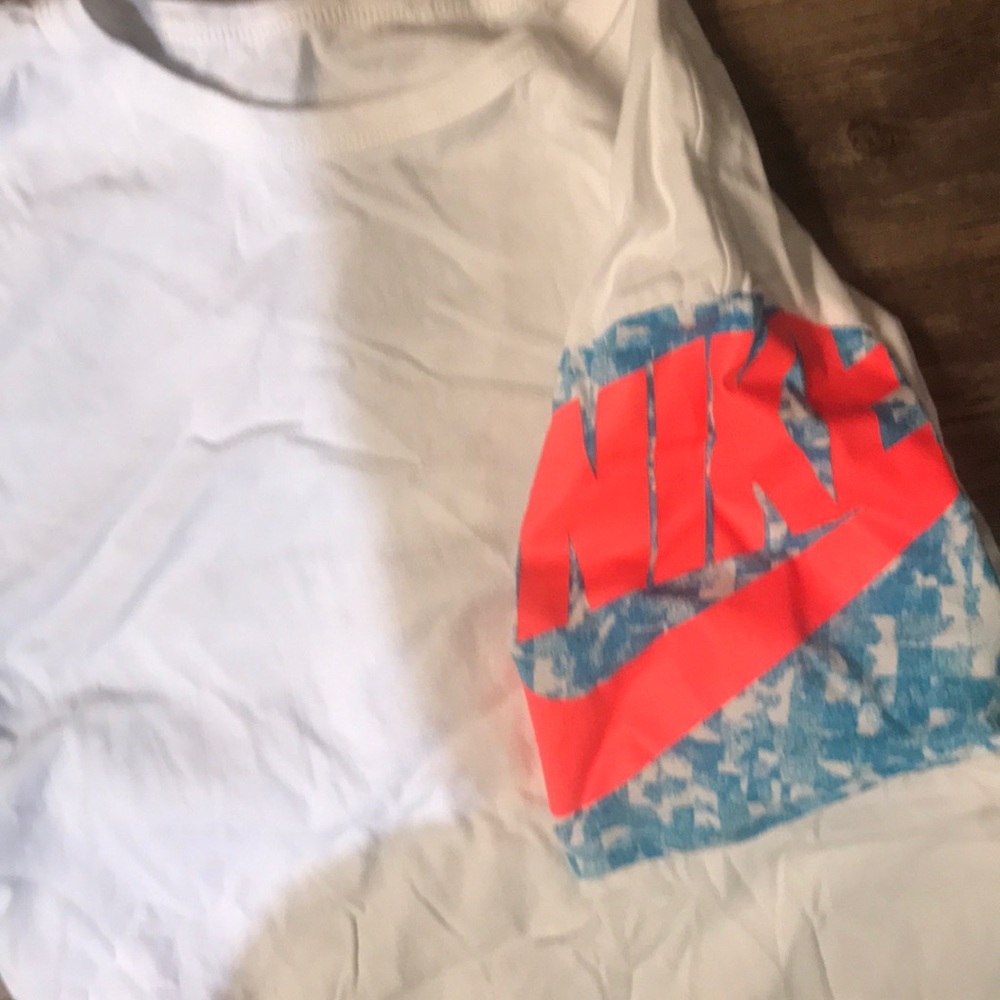 Tee - Picture 2 of 3